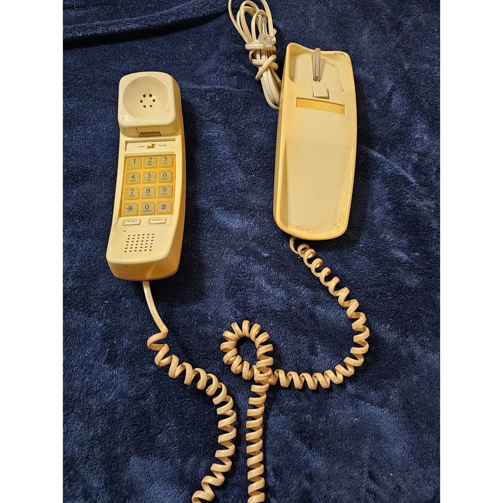 Vintage Radio Shack ET-201 Slimline Corded Phone Yellow Almond Wall Desk Retro - Picture 1 of 8